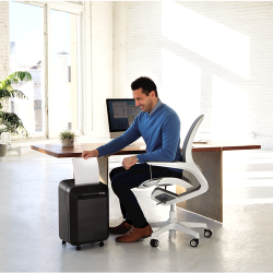 Destructeur de bureau Mini-cut  23l P-4 LX 210 FELLOWES